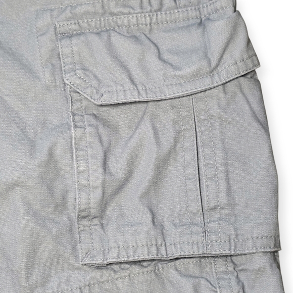 Magellan Men's Gray Cargo Shorts, Size 30W - Picture 11 of 14